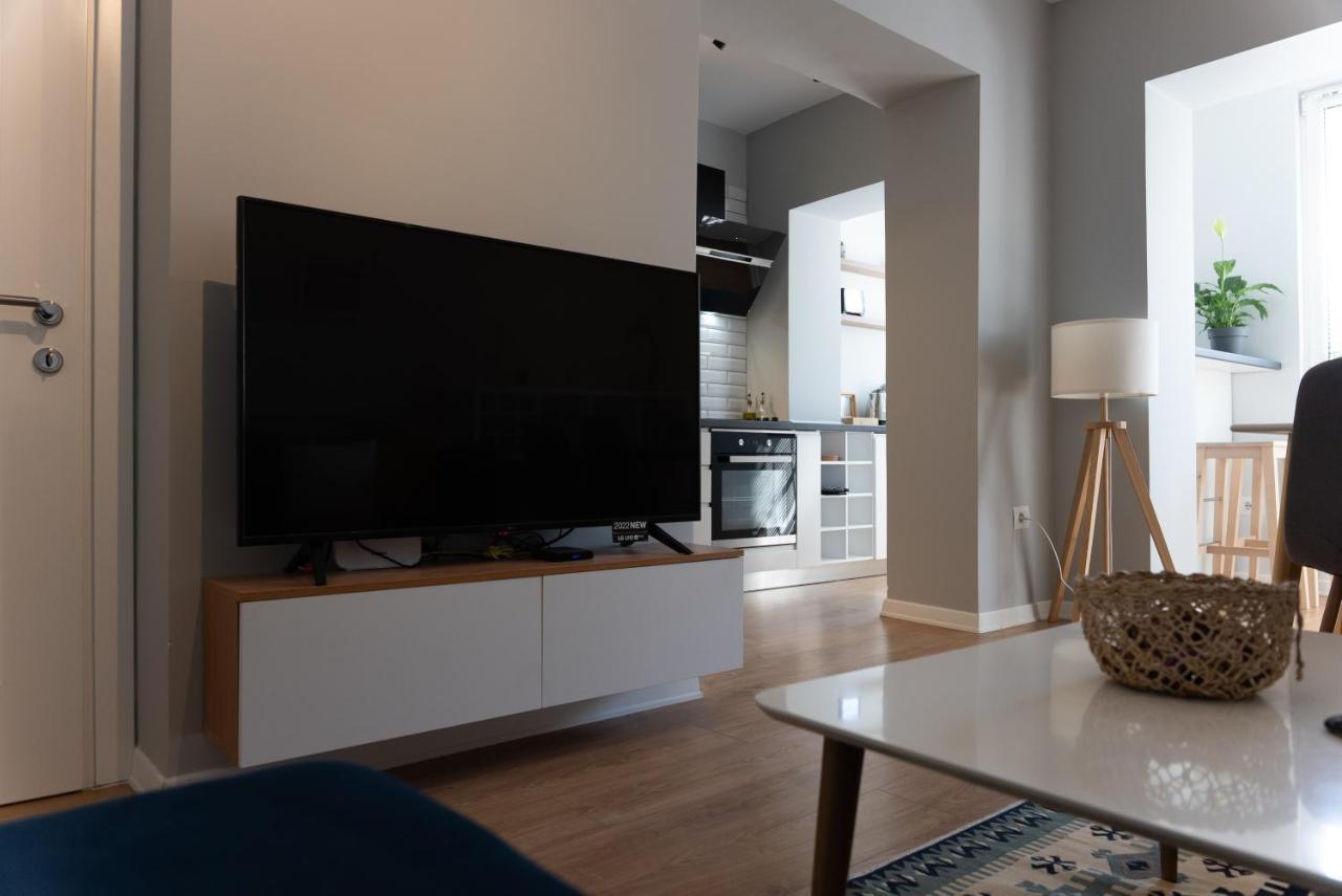 City Center Apartment Тирана Экстерьер фото