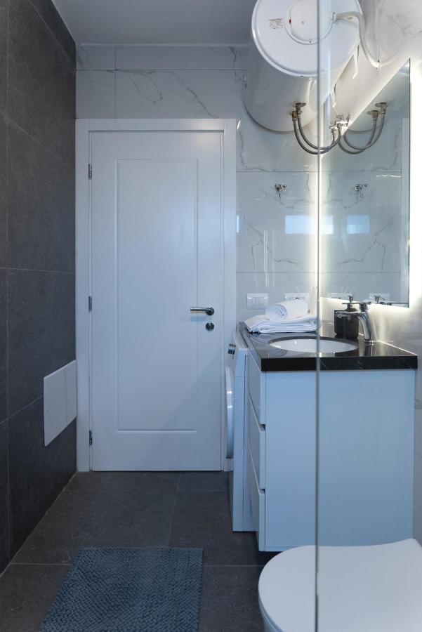 City Center Apartment Тирана Экстерьер фото